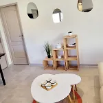 Maison Au Calme - Clim - Wi-fi - Terrasse Et Cours Σπίτι διακοπών *