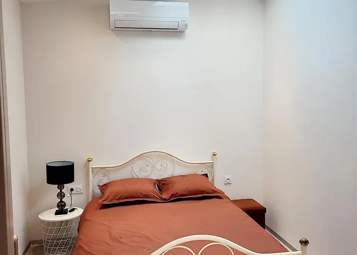 Maison Au Calme - Clim - Wi-fi - Terrasse Et Cours Σπίτι διακοπών *