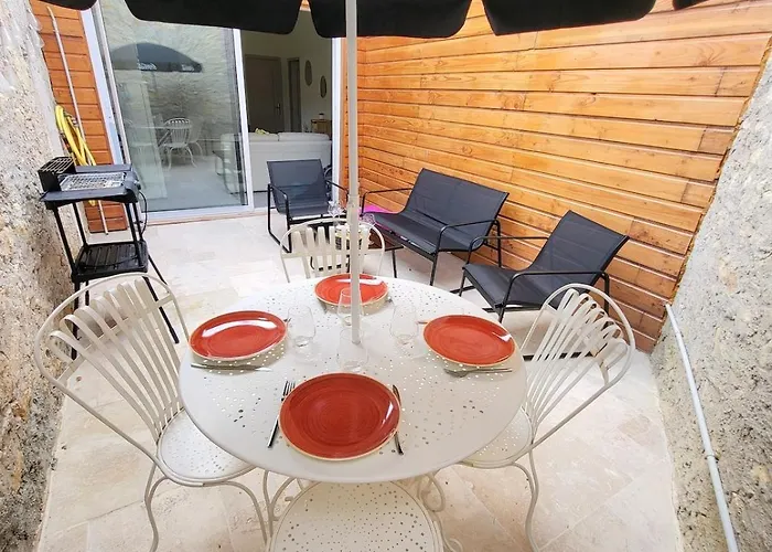 Σπίτι διακοπών Maison Au Calme - Clim - Wi-fi - Terrasse Et Cours *
